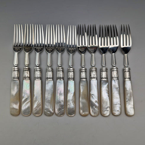 1897 年英國古董白色珍珠手柄和純銀刀片甜點餐具套裝哈里森兄弟木盒裝